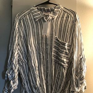 Relaxed - Thompson’s Tie Front Top